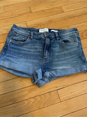 Celebrity Pink Light Blue Denim Jeans with Copper Button